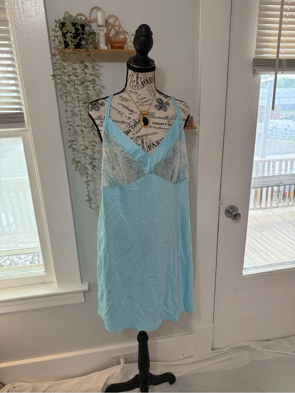 Secret Treasures lace babydoll dress with lace trim size 2X made in Cambodia